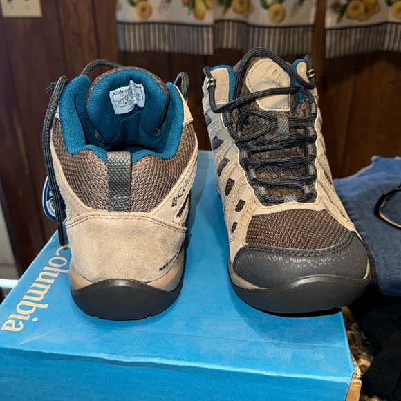 Columbia hiking boots NWT - Picture 2 of 4